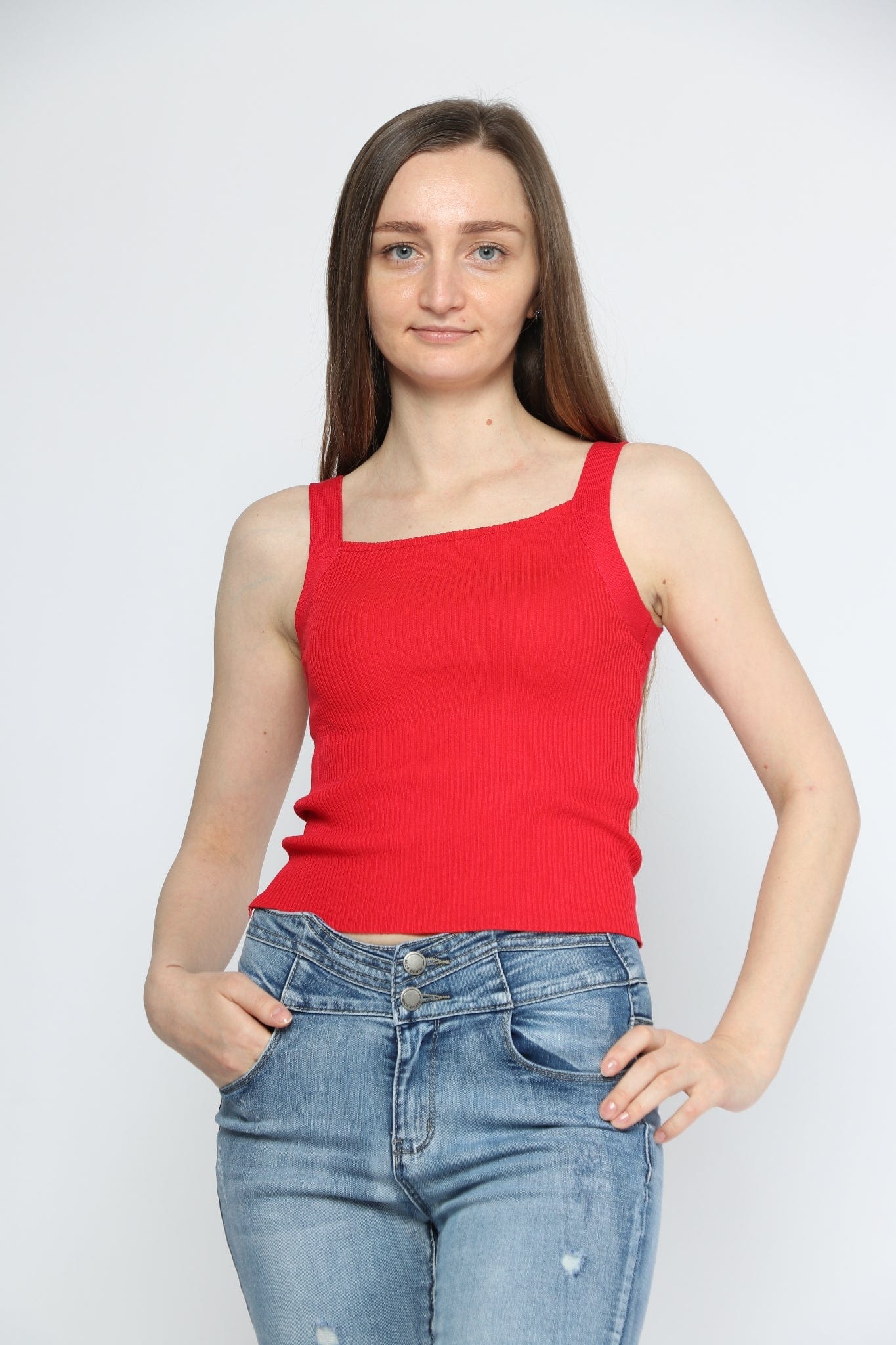 ميكا تانك توب سادة بفتحة صدر مربعة