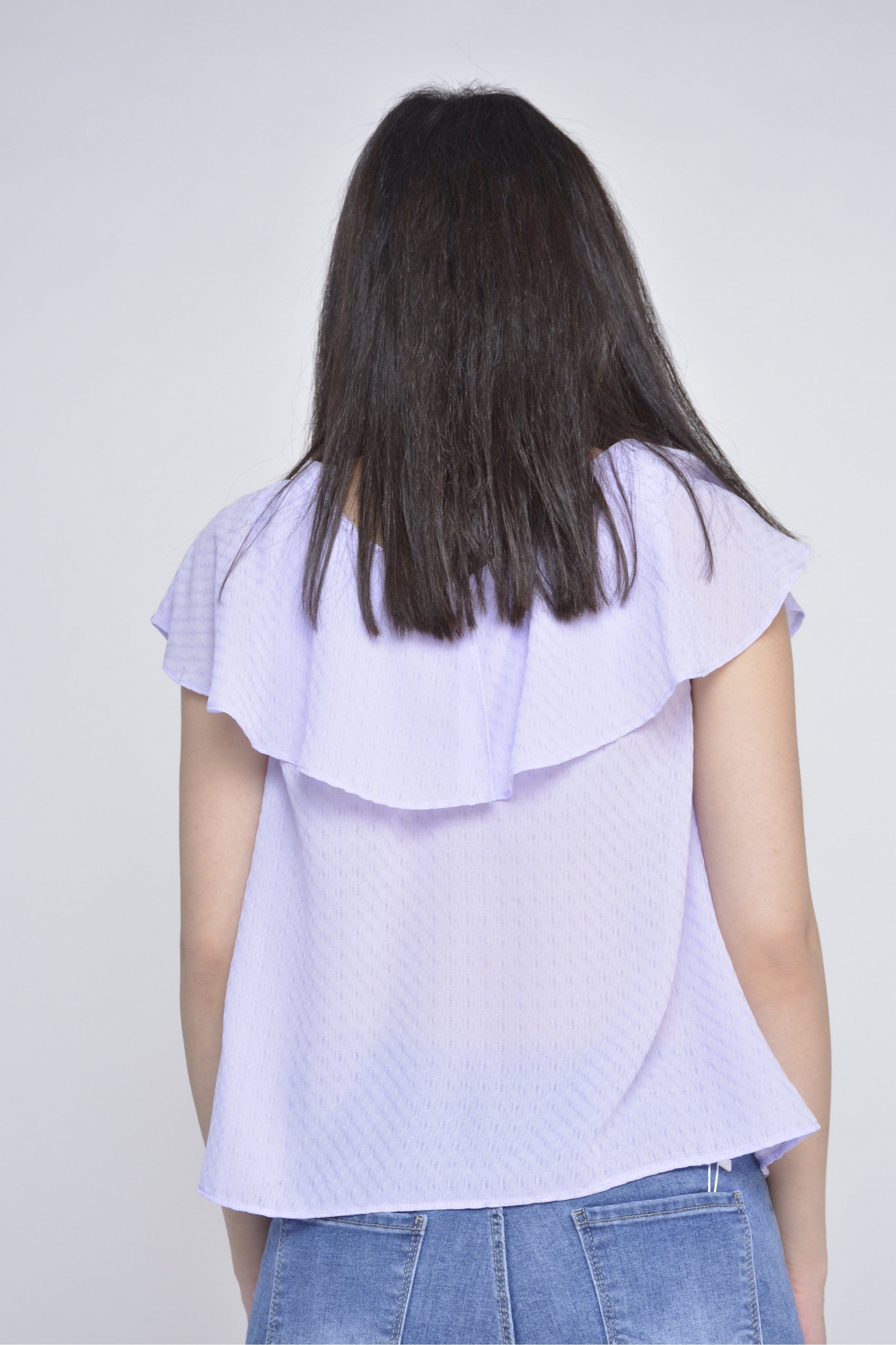 ميكا بلوزة مكشكشة نسائية بفتحة رقبة V