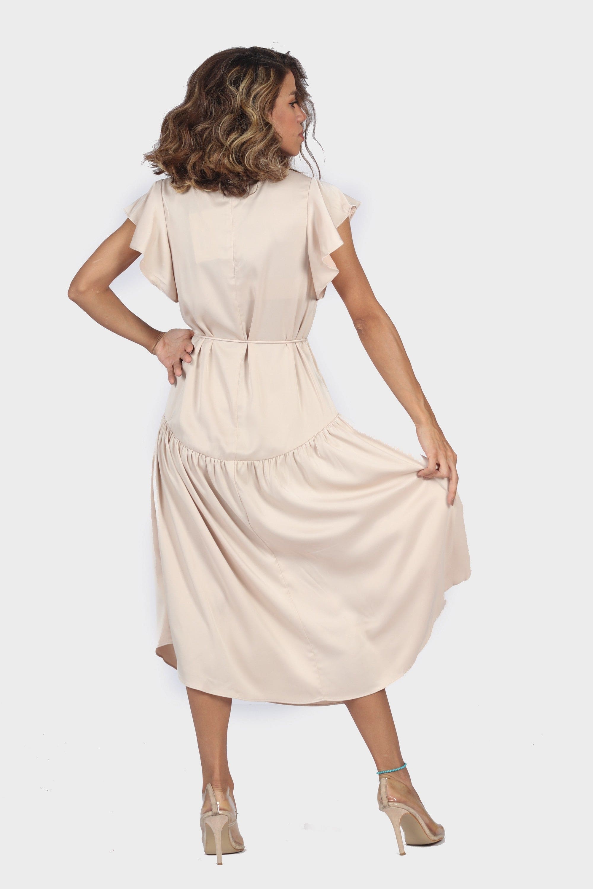 ميكا فستان ميدي سادة برباط على الخصر على شكل فراشة