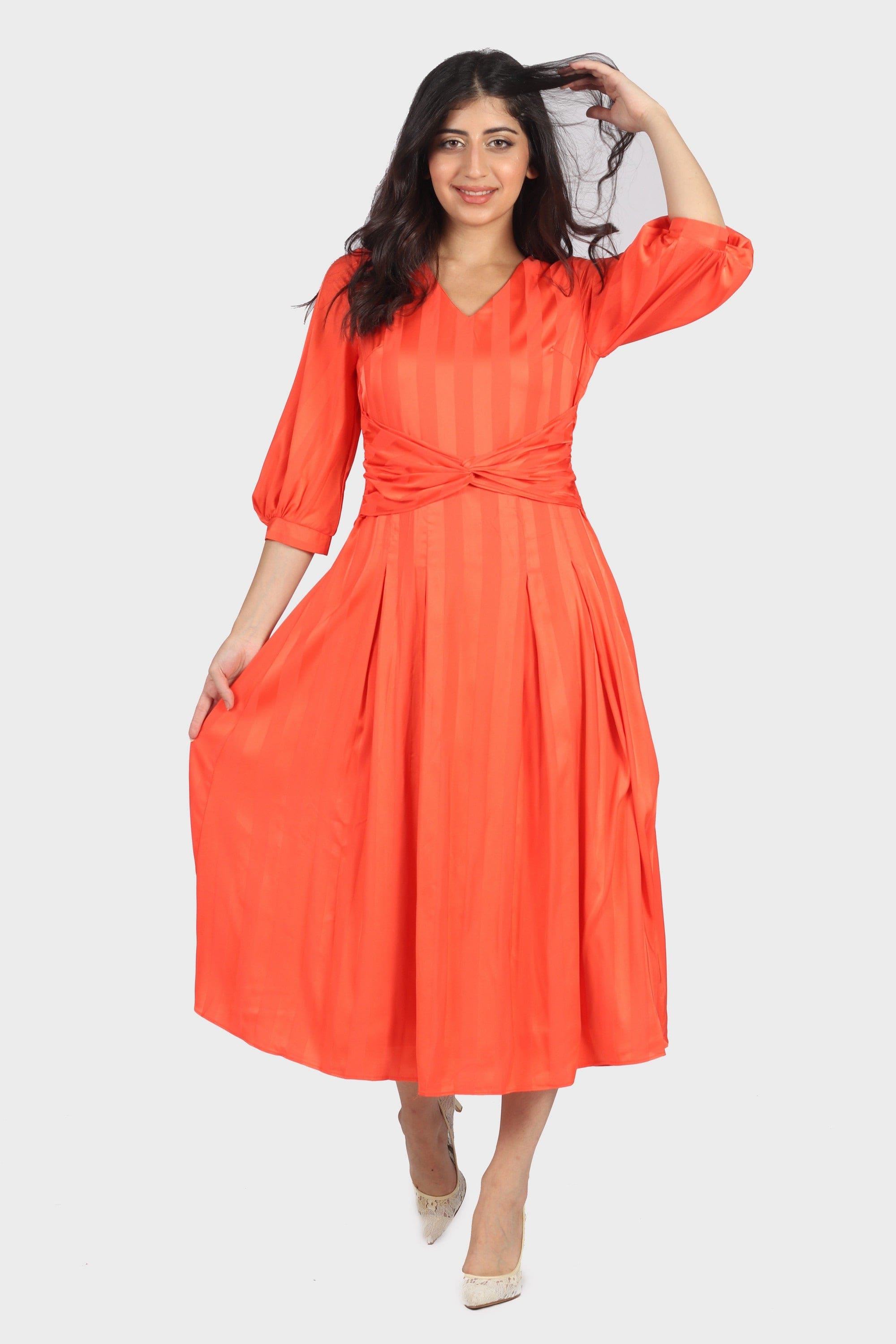 ميكا فستان ميدي بأكمام 4/3 مزموم من الخصر