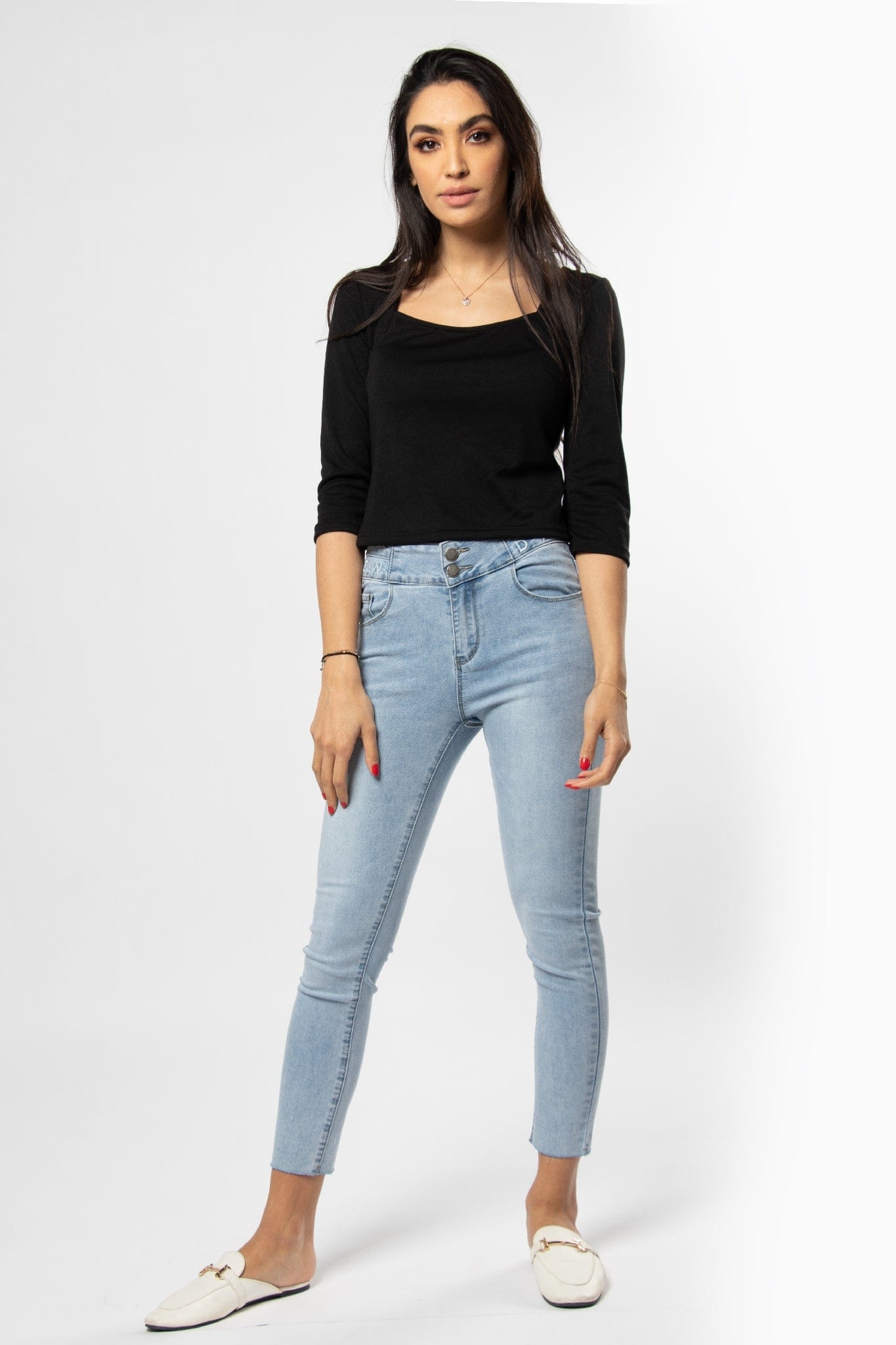 ميكا بلوزة سادة ياقة مربعة 3/4 كم