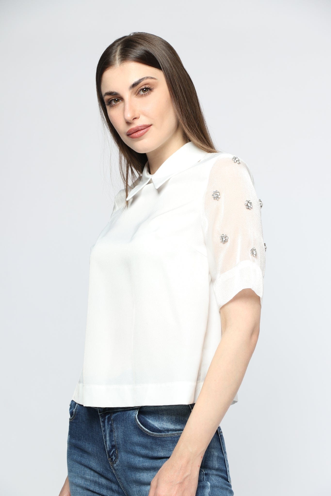 ميكا بلوزة سادة بياقة نص كم شيفون مطرز نسائي