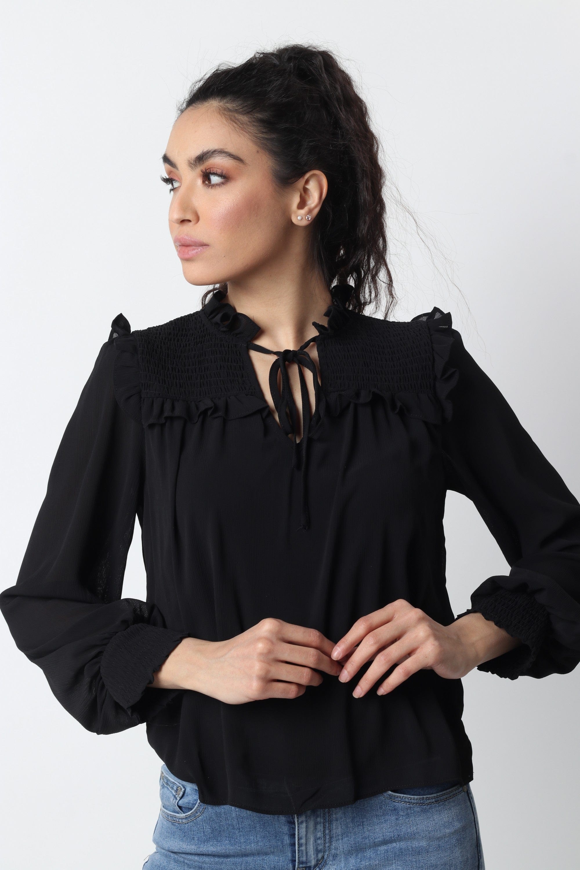 ميكا بلوزة صدر مربع مكشكش ورباط بكم طويل منفوخ نسائي