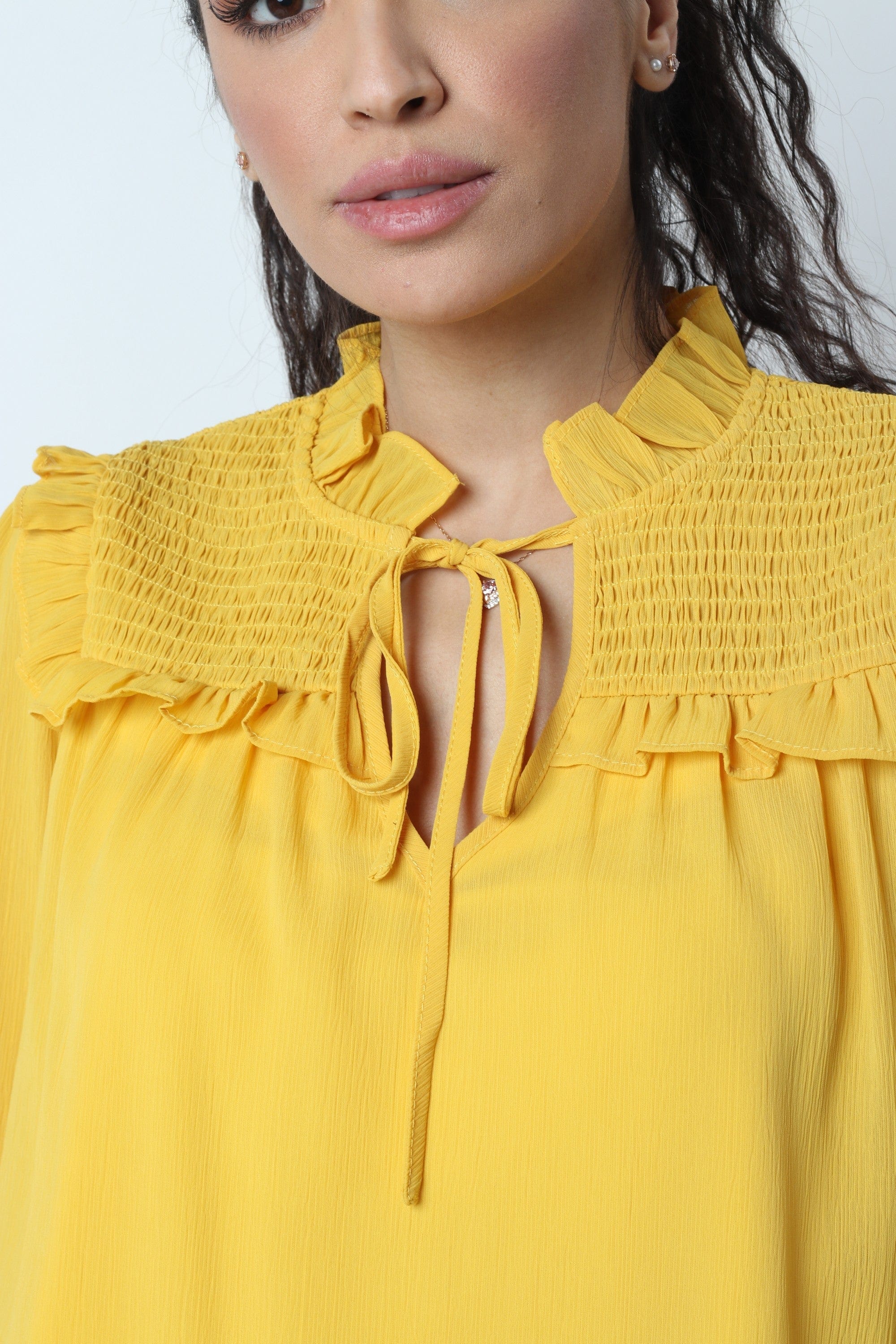 ميكا بلوزة صدر مربع مكشكش ورباط بكم طويل منفوخ نسائي