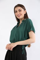 ميكا بلوزة بأكمام قصيرة بياقة مطرزة