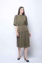 ميكا فستان ميدي سادة بأزرار أمامية نص كم بف