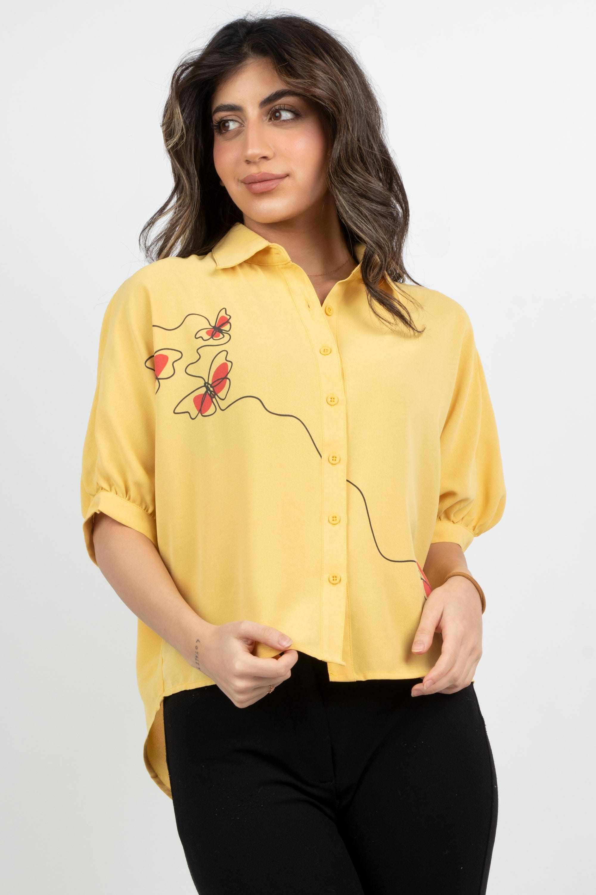 ميكا بلوزة أزرار أمامية ونقش على الجانب 3/4 كم نسائي