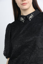 ميكا بلوزة دانتيل بياقة مطرزة بأكمام منفوخة نسائي