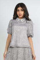 ميكا بلوزة دانتيل بياقة مطرزة بأكمام منفوخة نسائي