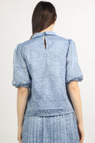 ميكا بلوزة دانتيل بياقة مطرزة بأكمام منفوخة نسائي