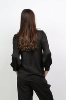 ميكا قميص سادة بأزرار أمامية بياقة دانتيل وكم طويل