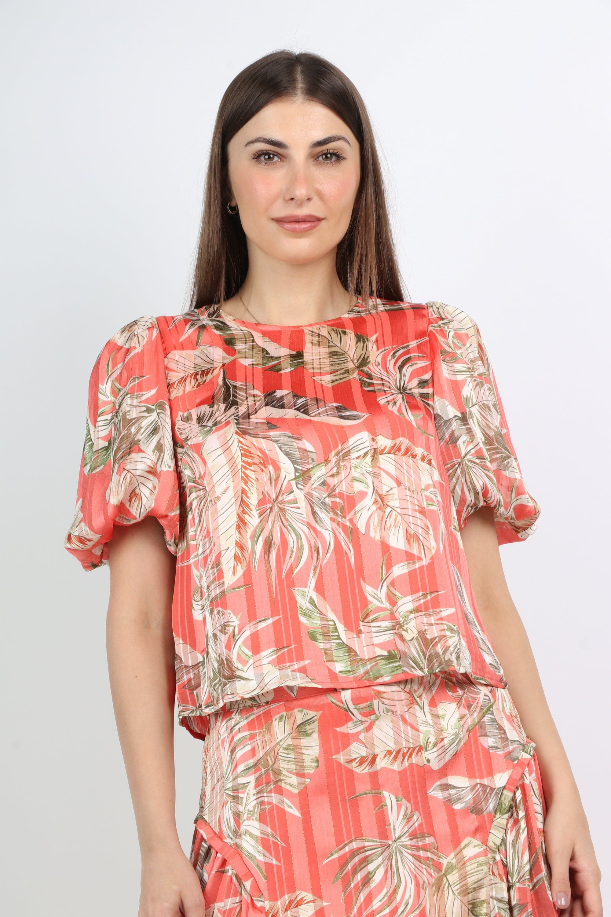 ميكا بلوزة مشجرة شيفون أكمام بف قصيرة نسائي