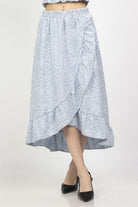 ميكا تنورة ميدي ملفوفة منقوشة بكشكش من الأطراف