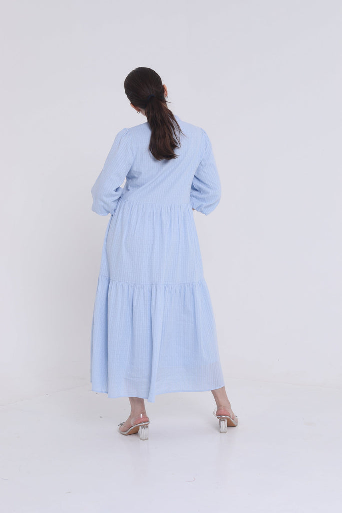 ميكا فستان طويل تصميم مضلع بأكمام قصيرة