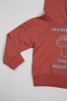 جينجرسنابس هودي بطبعة أمامية كم طويل وقبعة رضع أولادي أحمر