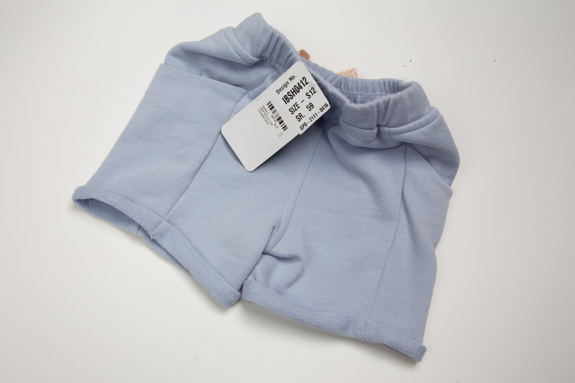 جينجرسنابس شورت ولادي بربطة على الخصر بجيوب جانبية أوف وايت