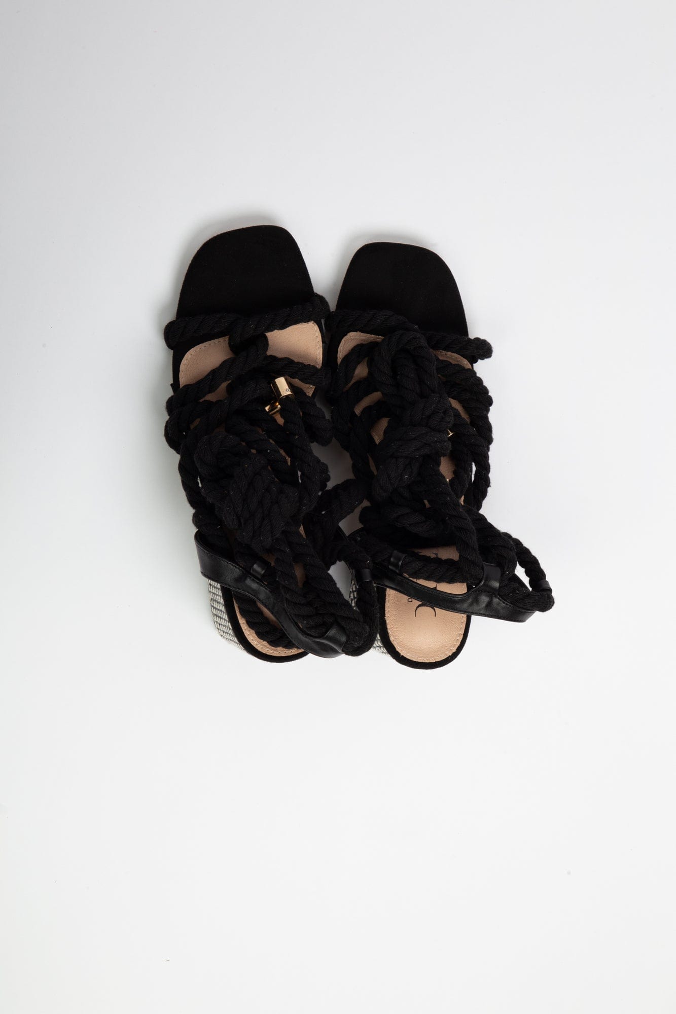 داليدرس صندل فلات مع رباط طويل نسائي أسود