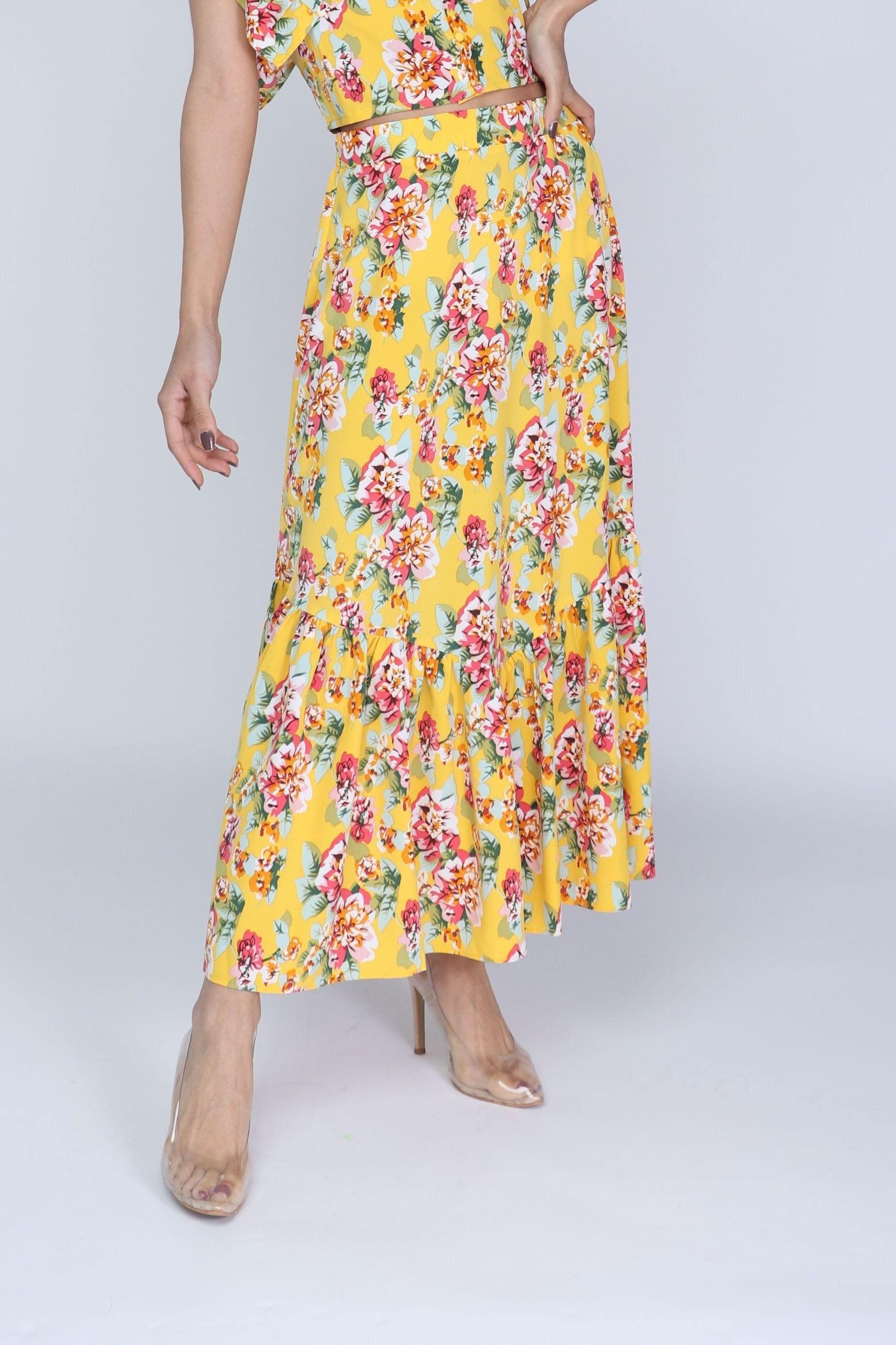 ميكا تنورة ميدي مشجرة بطبعة ورود صغيرة ذيل كلوش