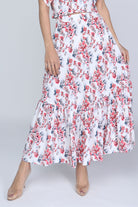 ميكا تنورة ميدي مشجرة بطبعة ورود صغيرة ذيل كلوش