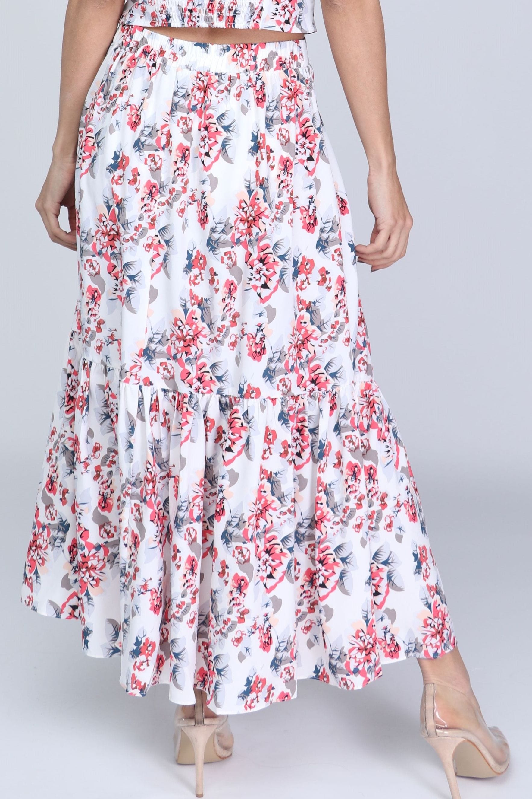 ميكا تنورة ميدي مشجرة بطبعة ورود صغيرة ذيل كلوش