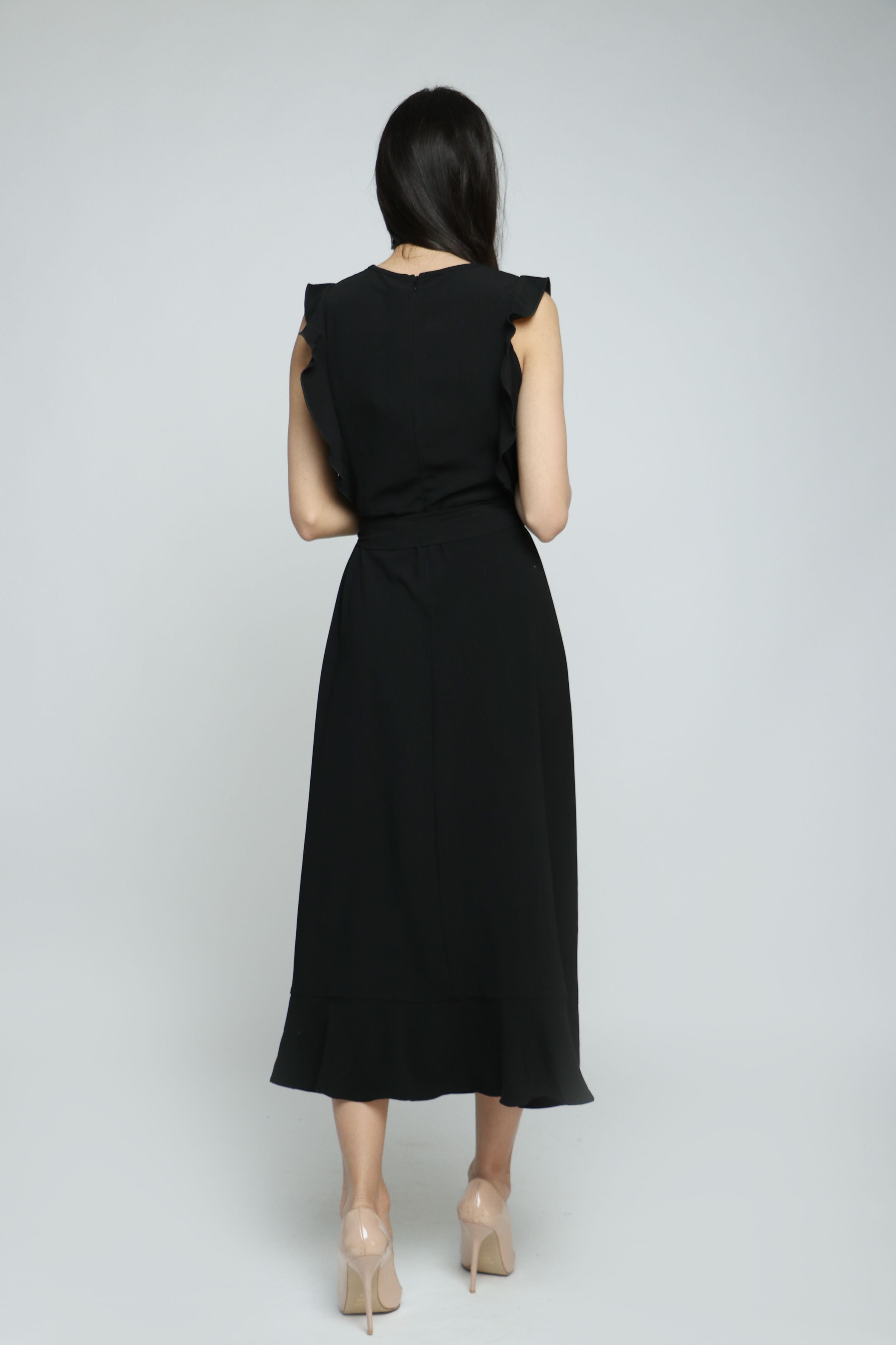 ميكا فستان ميدي بدون أكمام برباط خصر وأزرار على الصدر