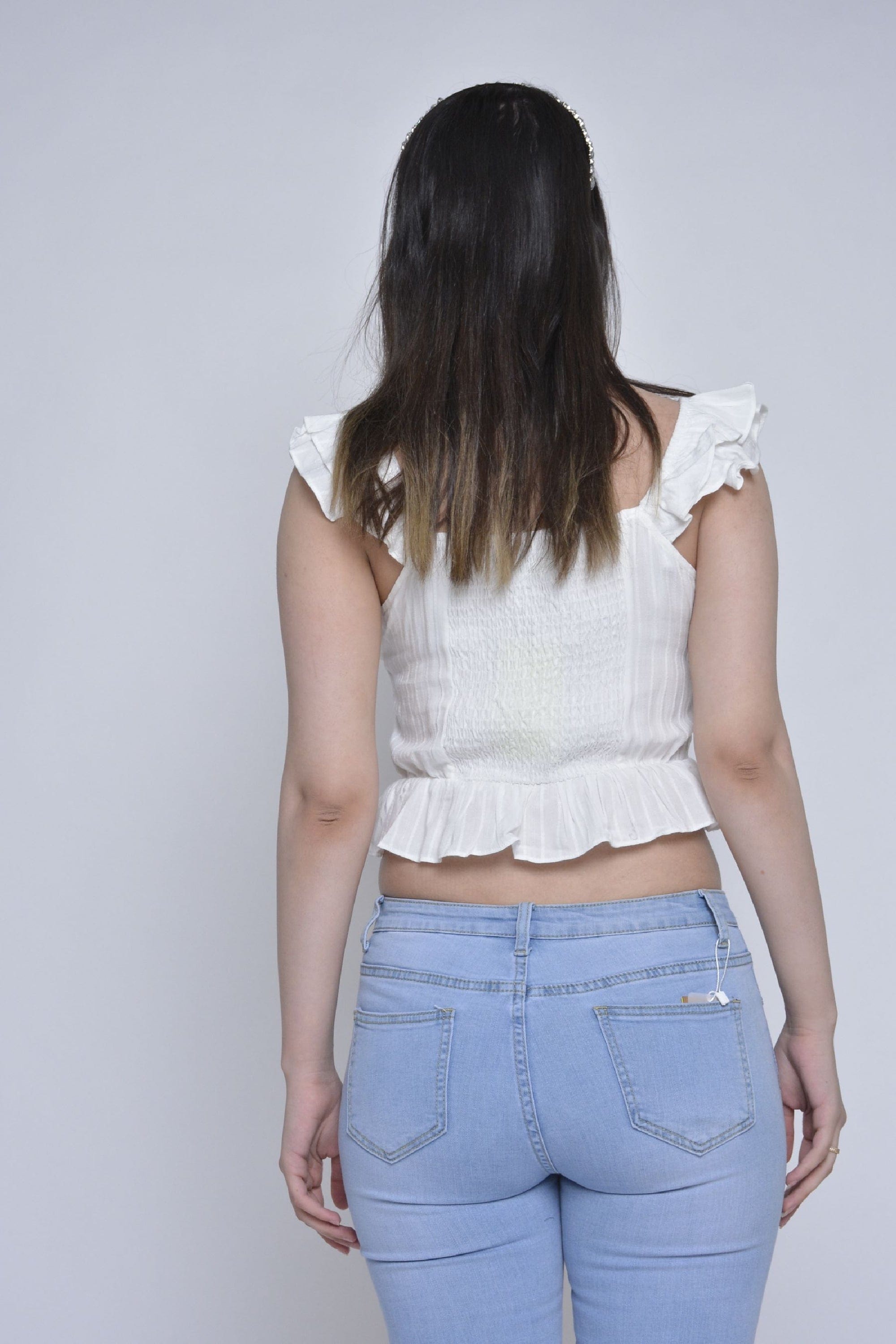 ميكا بلوزة نص بطن بأزرار أمامية وحمالات مكشكشة نسائي