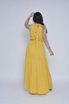 ميكا فستان ماكسي بدون أكمام سادة برباط خصر