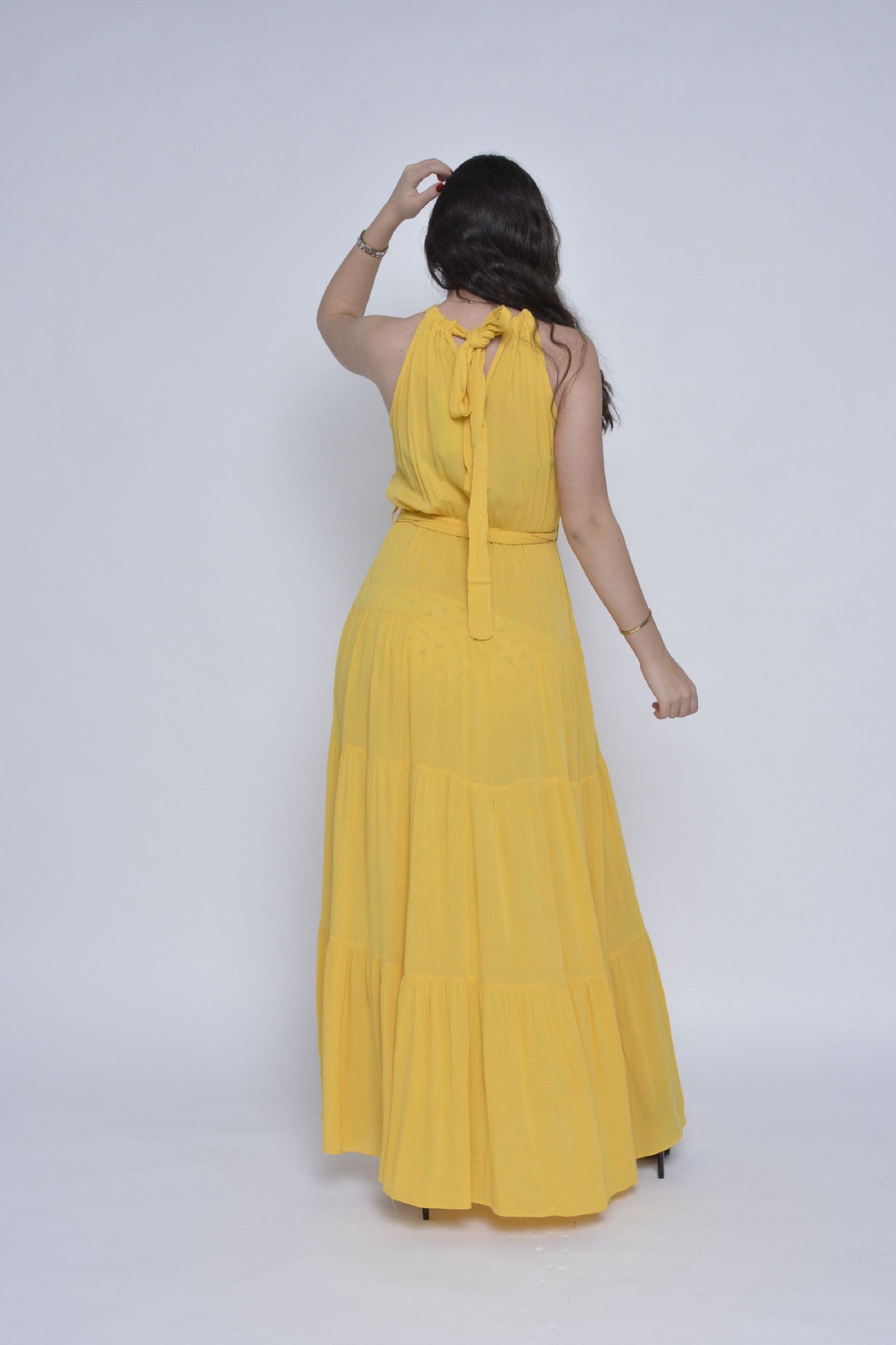 ميكا فستان ماكسي بدون أكمام سادة برباط خصر