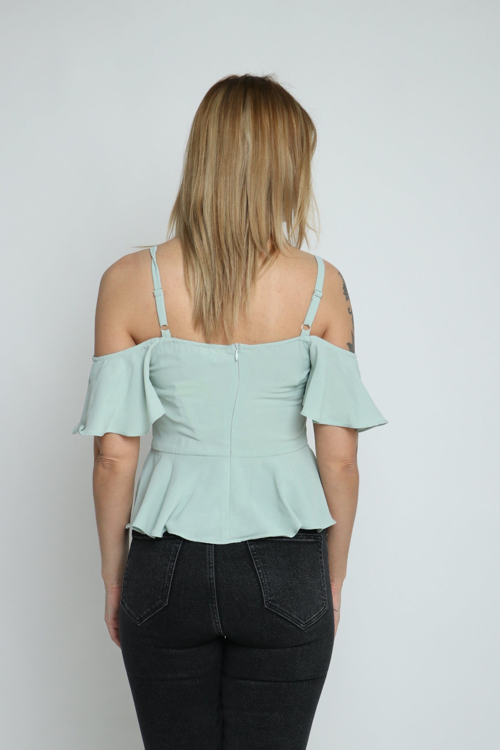 ميكا بلوزة حمالات بأكتاف مكشوفة مكشكشة نسائي