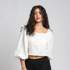 ميكا بلوزة سادة نص بطن بأزرار أمامية 3/4 كم بف