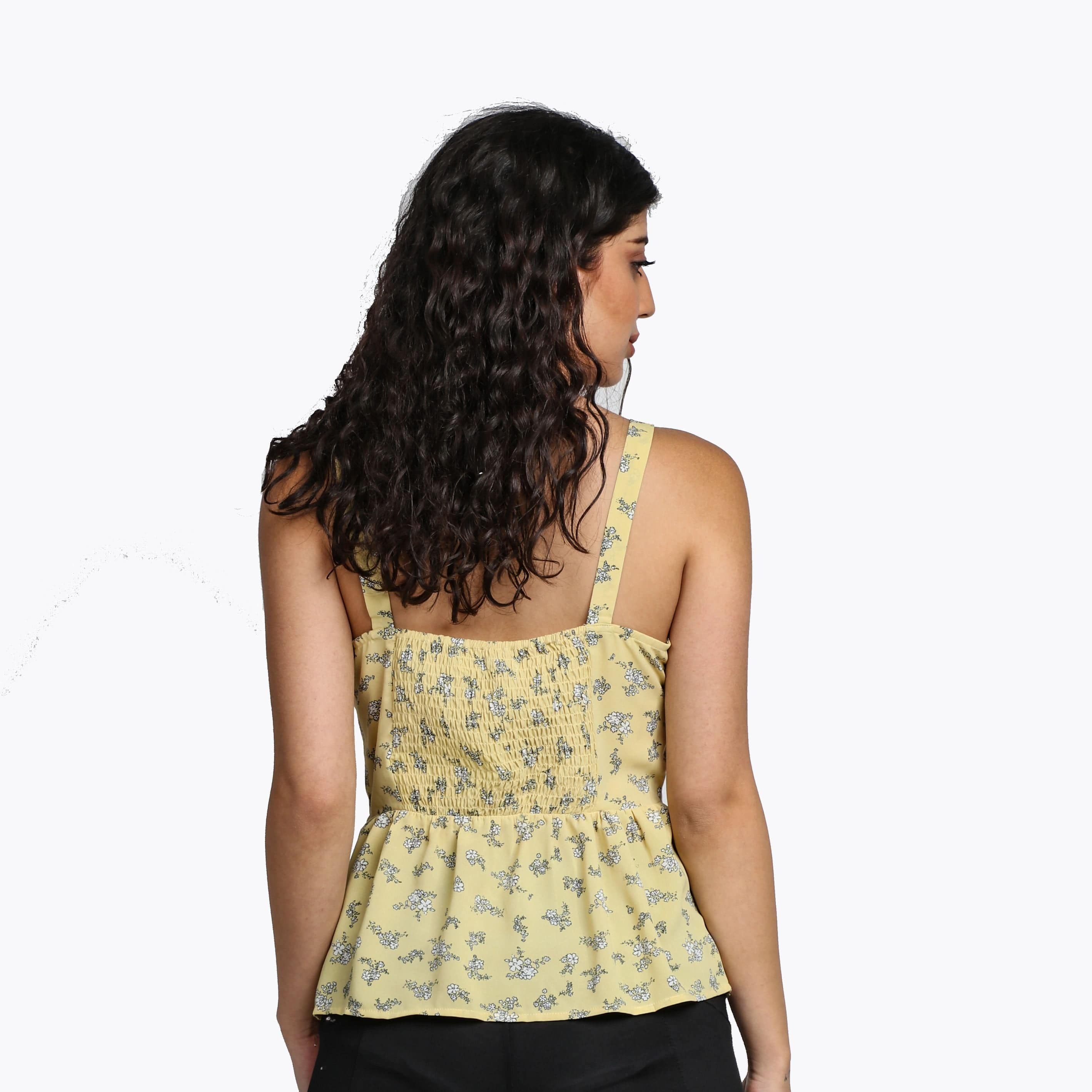 ميكا بلوزة مشجرة بأزرار جانبية وحمالات عريضة مكشكشة من أسفل نسائي