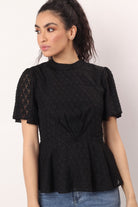 ميكا بلوزة دانتيل مخصر كم قصير واسع نسائي