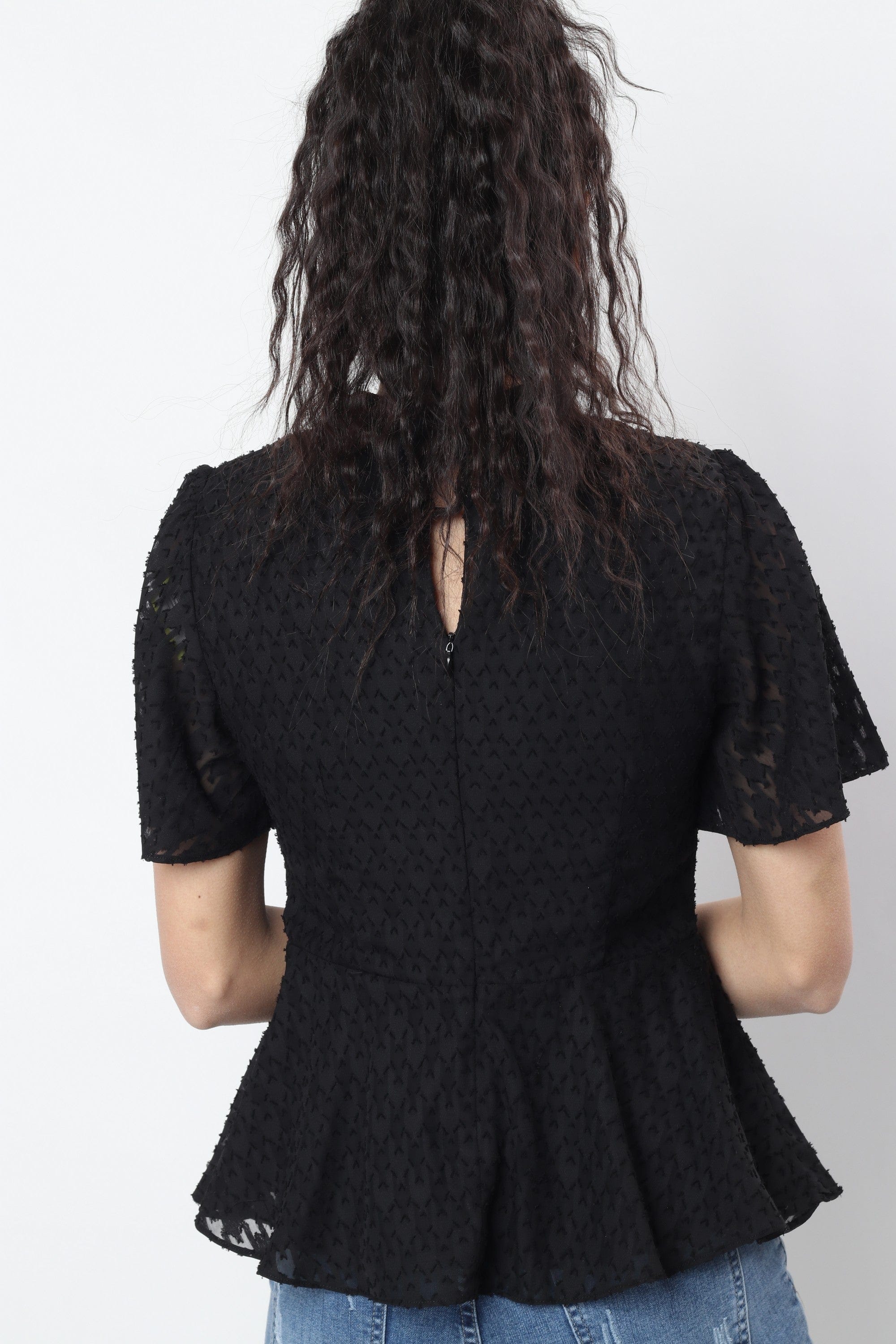 ميكا بلوزة دانتيل مخصر كم قصير واسع نسائي