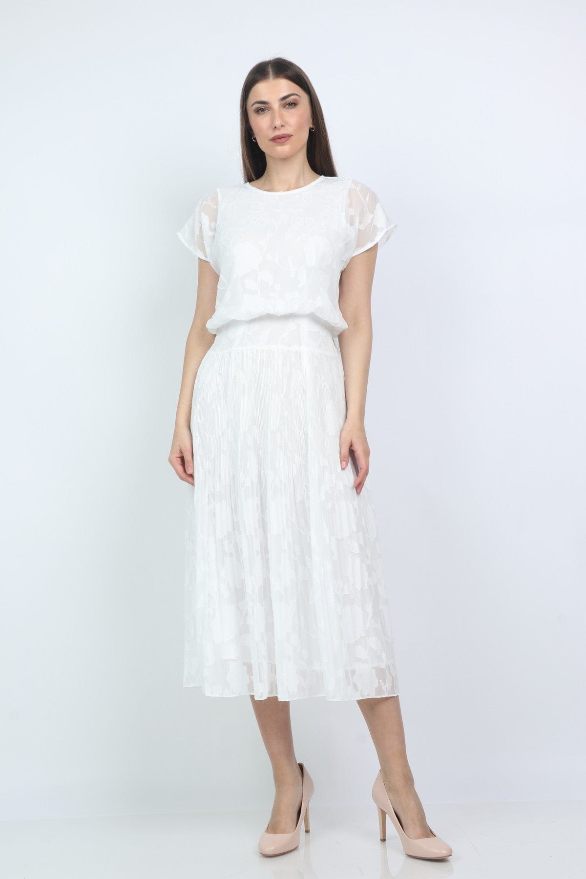 ميكا فستان ميدي مخصر بكم قصير