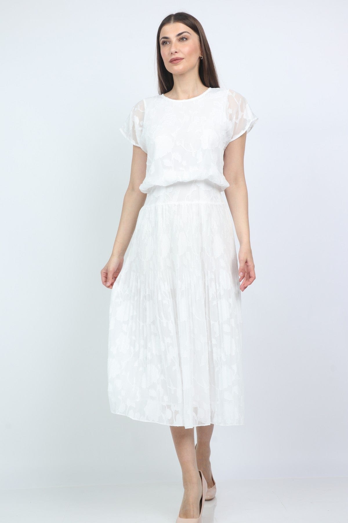 ميكا فستان ميدي مخصر بكم قصير