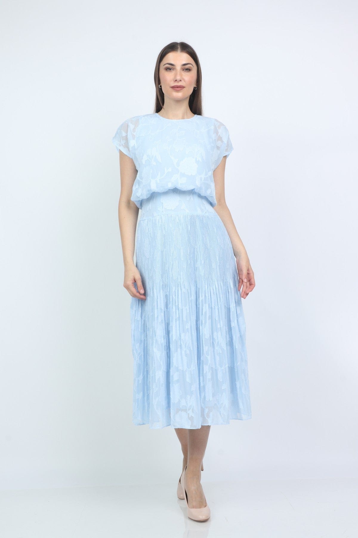 ميكا فستان ميدي مخصر بكم قصير