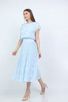 ميكا فستان ميدي مخصر بكم قصير