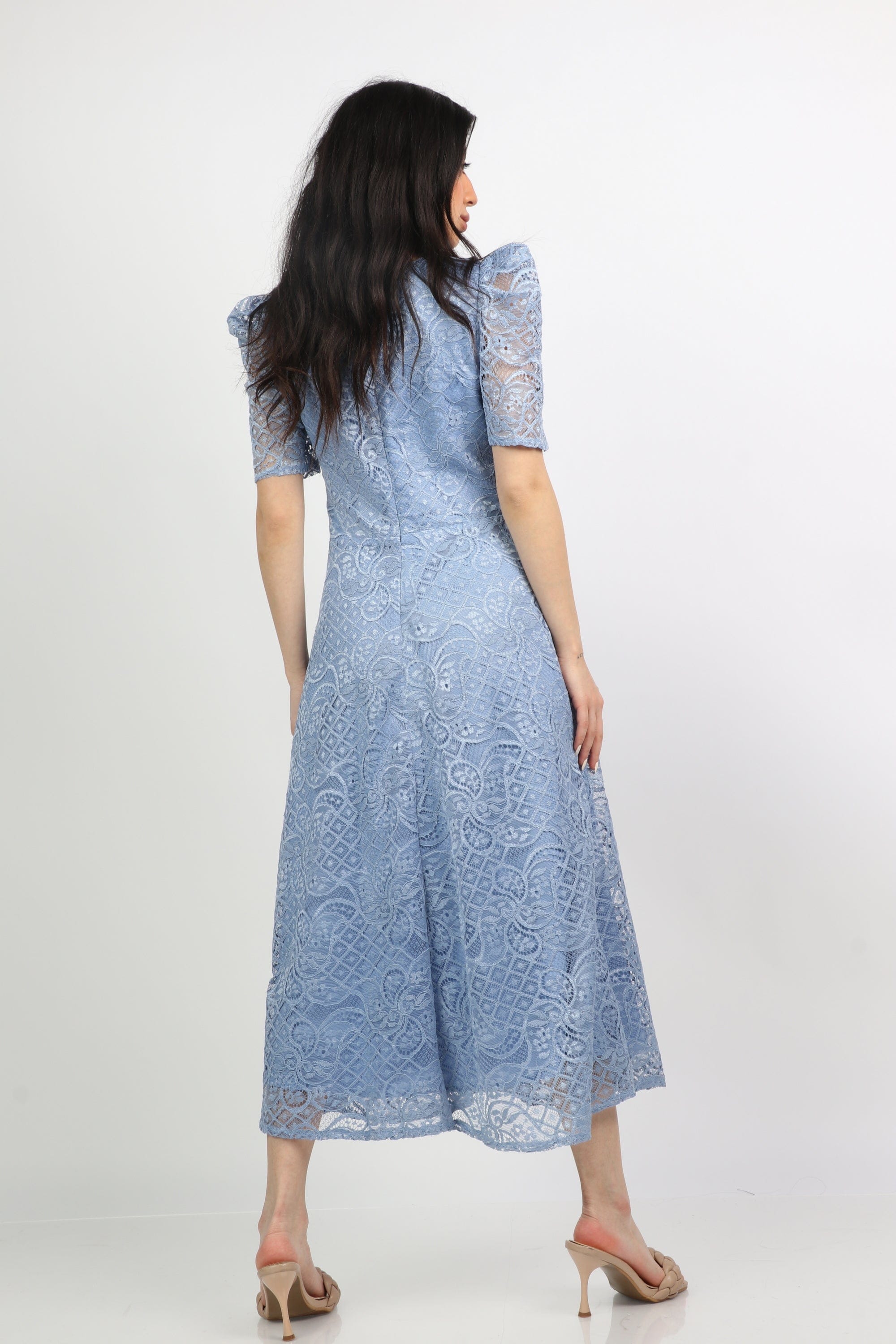 ميكا فستان ميدي سهرة ناعم بكم قصير