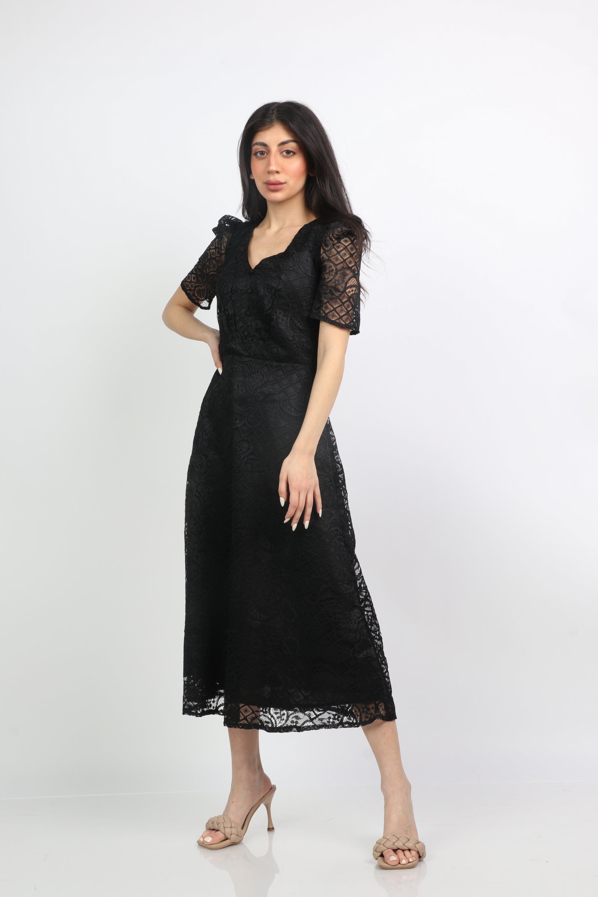 ميكا فستان ميدي سهرة ناعم بكم قصير