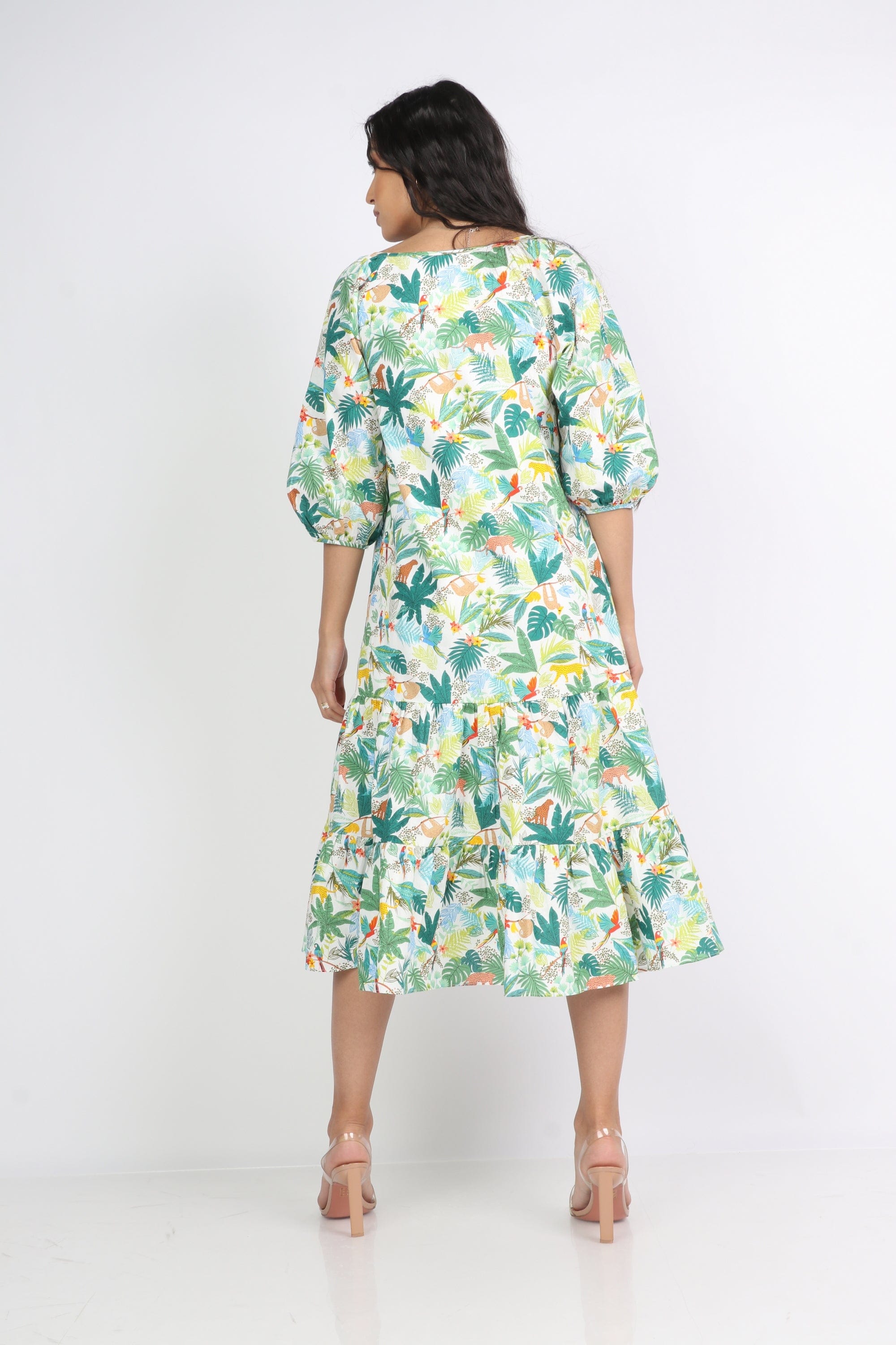 ميكا فستان ميدي مشجر بياقة مربعة كم قصير منفوش