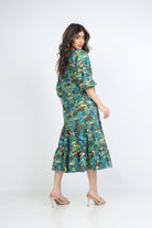 ميكا فستان ميدي مشجر بياقة مربعة كم قصير منفوش