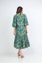 ميكا فستان ميدي مشجر بياقة مربعة كم قصير منفوش