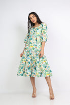 ميكا فستان ميدي مشجر بياقة مربعة كم قصير منفوش