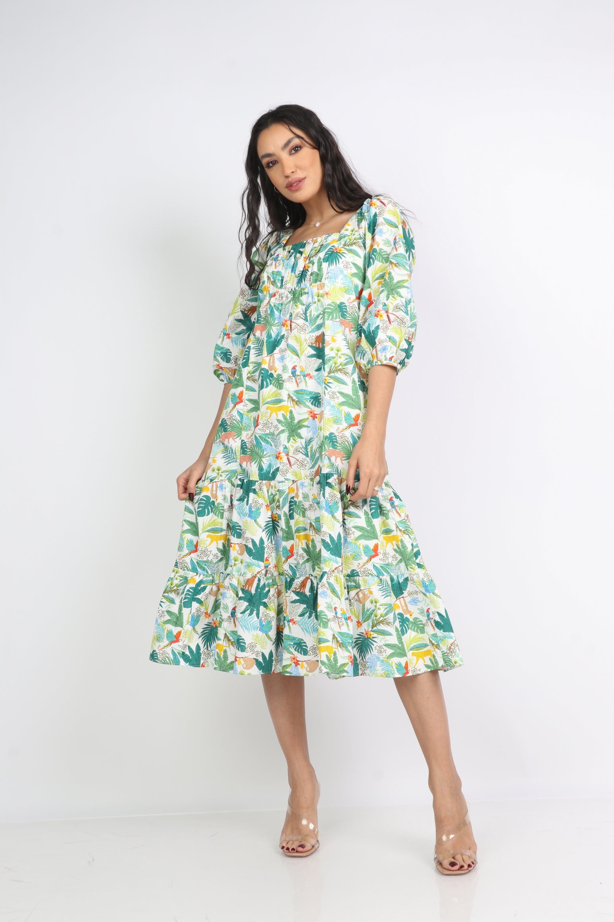 ميكا فستان ميدي مشجر بياقة مربعة كم قصير منفوش