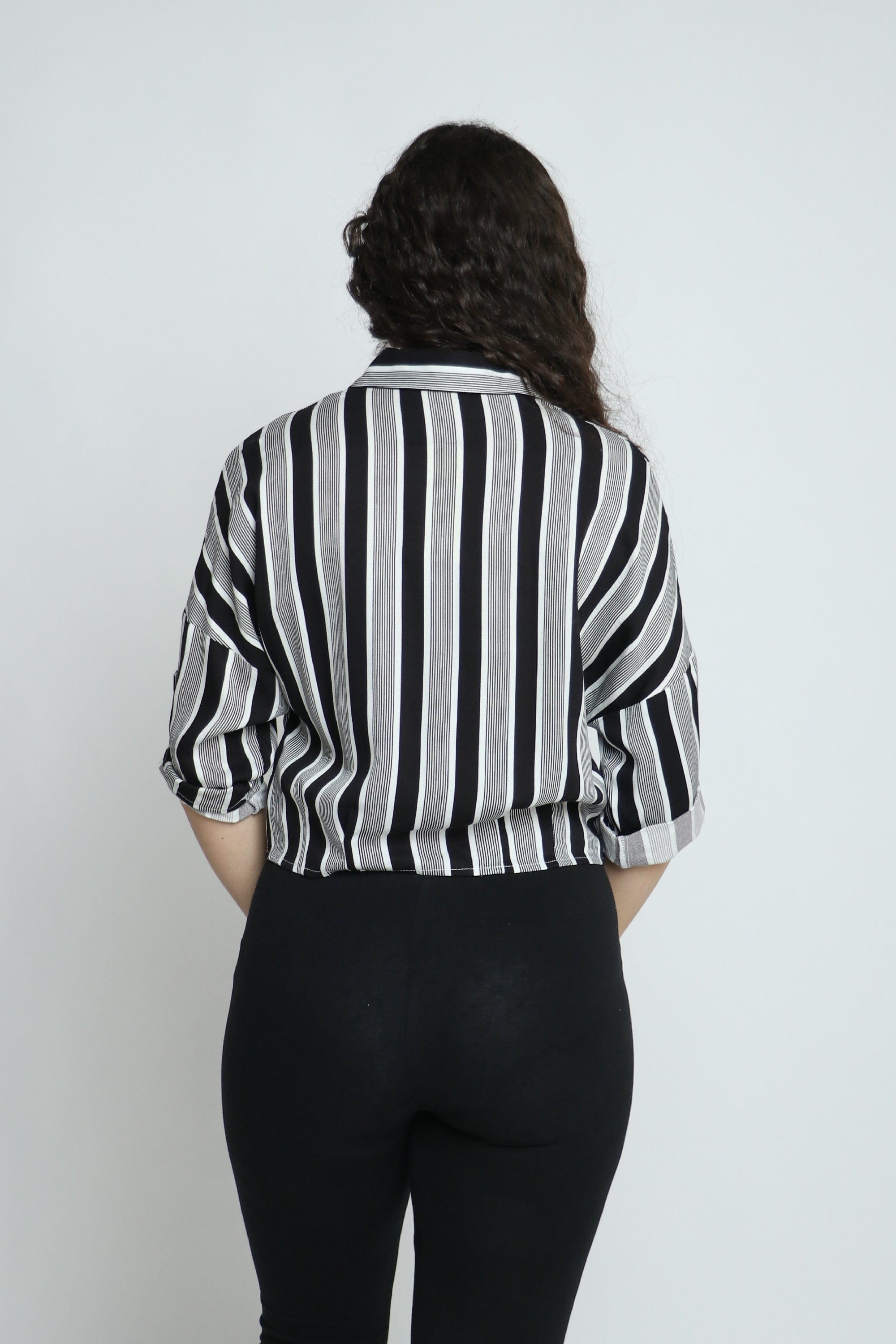 ميكا قميص فسكوز مقلم بجيب كم طويل نسائي