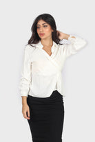 ميكا بلوزة سادة بأكمام طويلة لف وياقة