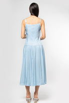 ميكا فستان ميدي بدون أكمام بحمالات رفيعة وأزرار أمامية