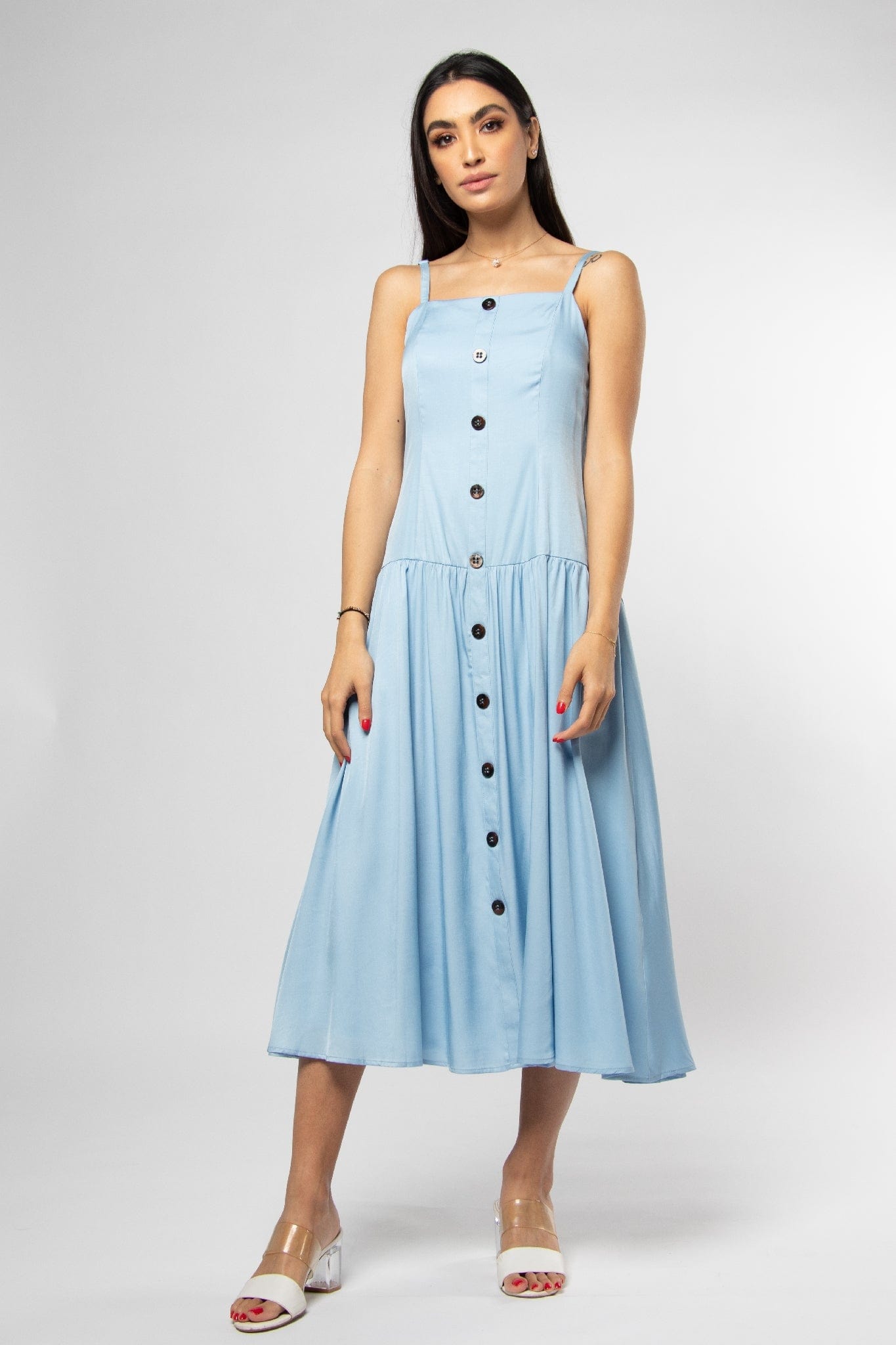 ميكا فستان ميدي بدون أكمام بحمالات رفيعة وأزرار أمامية