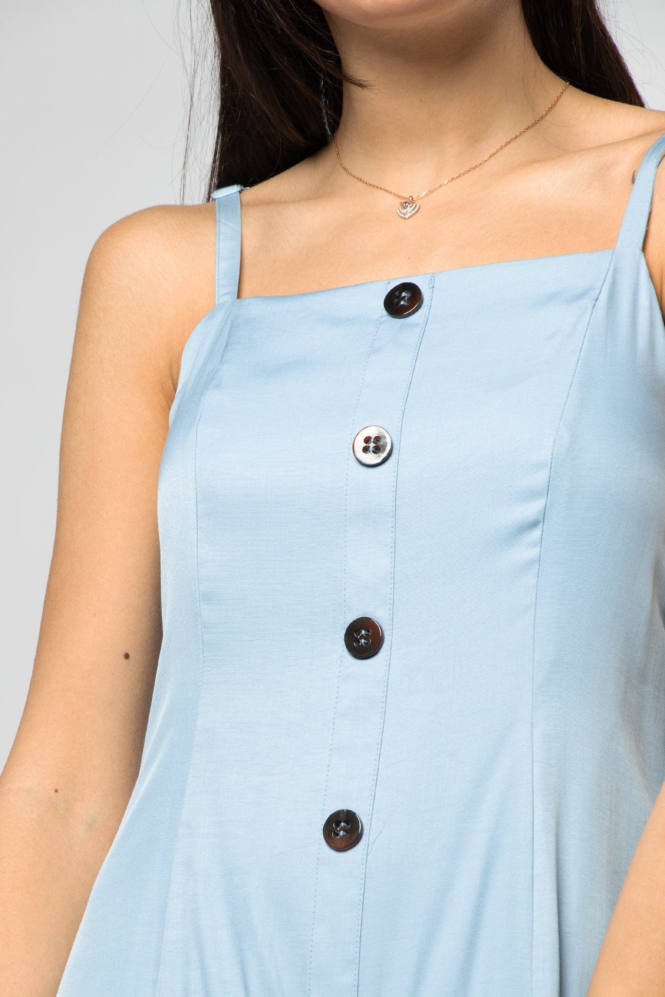 ميكا فستان ميدي بدون أكمام بحمالات رفيعة وأزرار أمامية