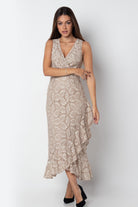 ميكا فستان ميدي ملفوف منقوش بفتحة صدر v بدون كم